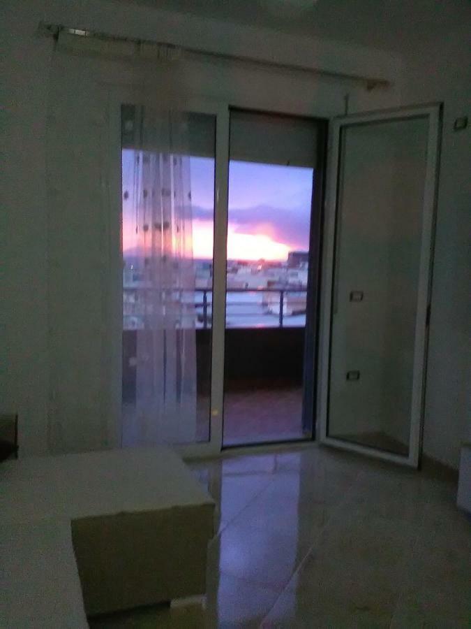 Lindita'S Seaview Appartment Vlorë Exterior foto